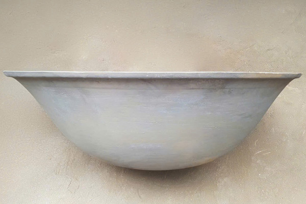 110cm Classic Cast Iron Fire Pit